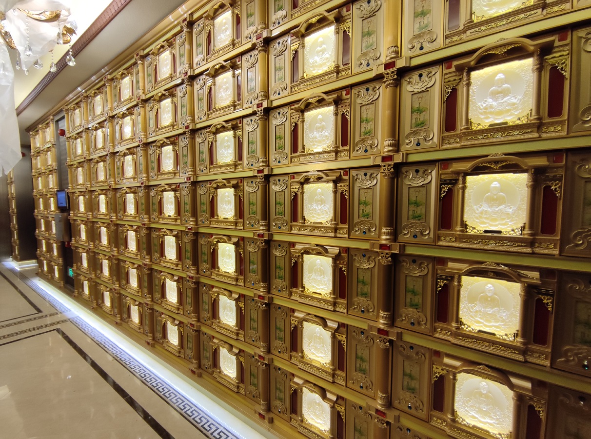 骨灰存放架萬(wàn)佛墻和寺院里的萬(wàn)佛墻有哪些區(qū)別？